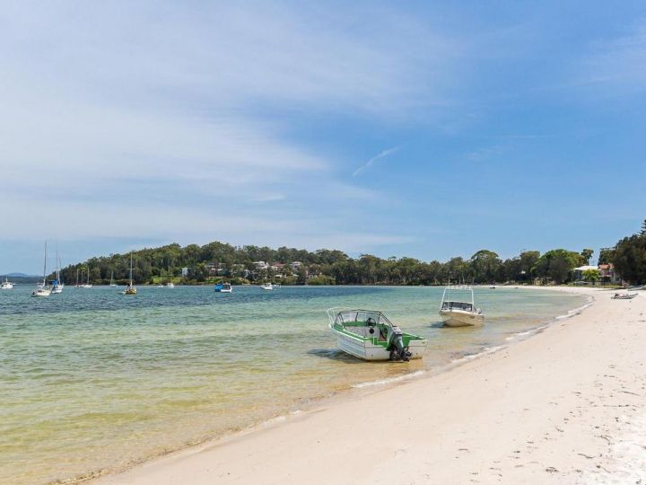 Casa Martins', 219 Foreshore Drive - Absolute Waterfront House Guest house, Corlette - imaginea 18