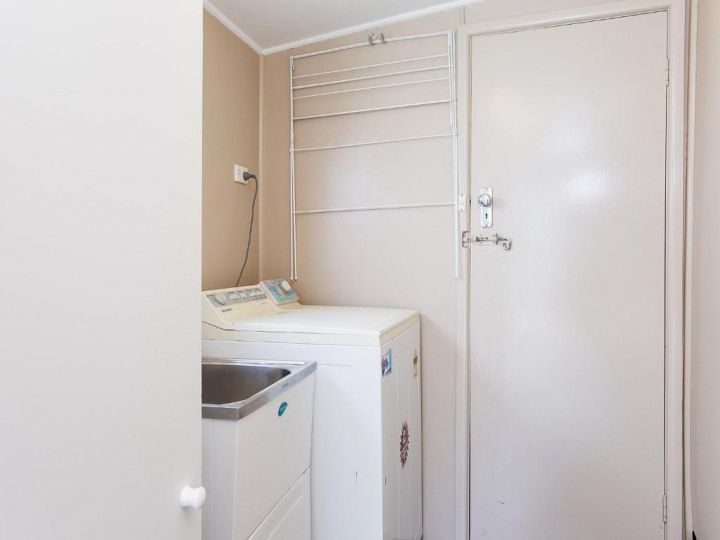 Casa Martins', 219 Foreshore Drive - Absolute Waterfront House Guest house, Corlette - imaginea 12