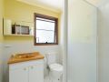 Caseys Pet Friendly Beach Cottage Guest house, Mystery Bay - thumb 12