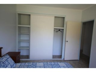 CASTAWAY BEACH HOUSE- NO Parties - NO Pets Guest house, Agnes Water - 5