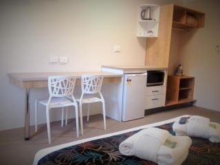 Castle Crest Motel Hotel, Townsville - 1