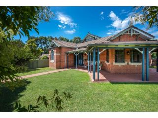 Live Like a Mudgee Local in a Prime Location at Cavalo Guest house, Mudgee - 5