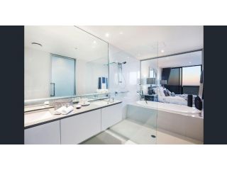 Cavill Avenue Luxury Private Apartments Apartment, Gold Coast - 5