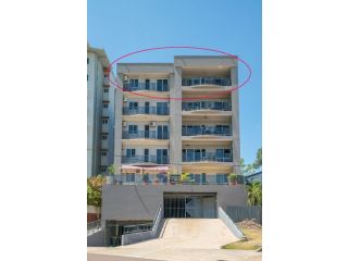 Huge CBD Top Floor Apartment with Breath Taking Views! Apartment, Darwin - 5