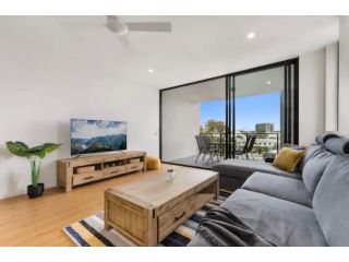 Central 2 Bed Apartment With Pool, Walking Distance To Beach Apartment, Maroochydore - 1
