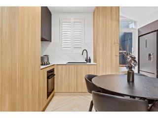 Central 2-Bed Terrace House by the Harbour Guest house, Sydney - 5