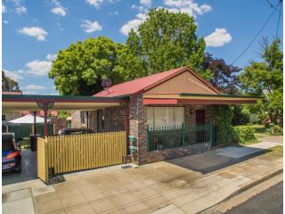 Central Armidale 2-Bedroom Apartment Apartment, Armidale - 2