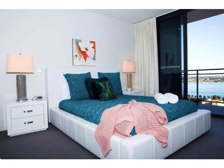 CENTRAL CBD EXEC STUNNING VIEW WIFI NETFLIX WINE Apartment, Perth - imaginea 13