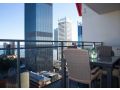 CENTRAL CBD EXEC STUNNING VIEW WIFI NETFLIX WINE Apartment, Perth - thumb 6