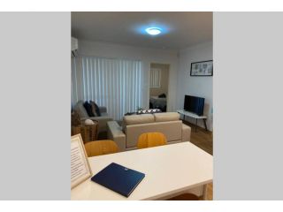 CENTRAL CLOSE SHOPS CITY AIRPORT WIFI NETFLIX PARK Apartment, Perth - 5