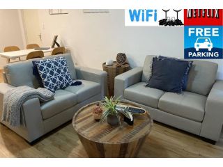 CENTRAL CLOSE SHOPS CITY AIRPORT WIFI NETFLIX PARK Apartment, Perth - 2