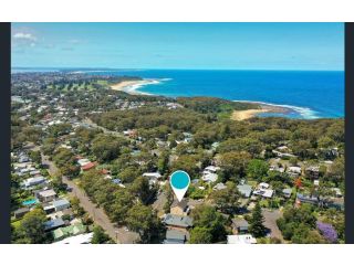 Central Coast - Luxurious Beach House 400m to Beach Guest house, Bateau Bay - 1