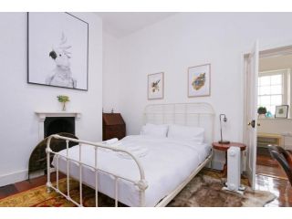 Central Heritage Building in Fremantle - Sleeps 6 Guest house, Perth - 4