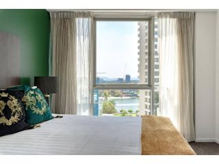 CHEVRON CENTRAL SURFERS 3 BEDROOMS POOL SAND Fast WiFi Apartment, Gold Coast - 2