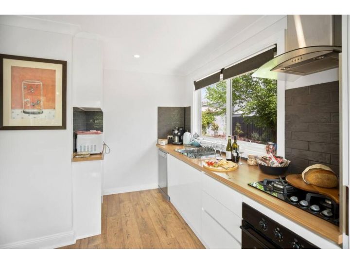 Centrally located in the heart of the King Valley Guest house, Whitfield - imaginea 8