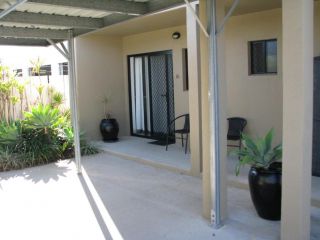 Charm City Motel Hotel, Bundaberg - 4