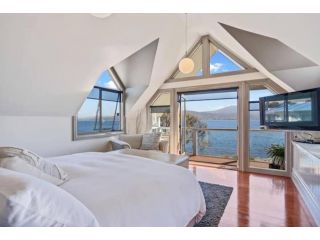 Charm meets Elegance Waterfront with views Guest house, Tasmania - 4