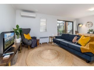 Charming 1-Bed With Courtyard Near ACU Apartment, Canberra - 2