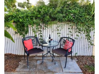 Charming 100 yr old cottage in the heart of Moonta Guest house, South Australia - 1