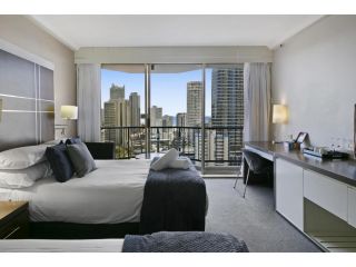 Ocean View 2-Bed Studio In the Heart of Surfers Hotel, Gold Coast - 5