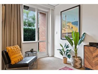 Charming 2-Bed Unit Steps From Alfred Hospital Apartment, Melbourne - 5