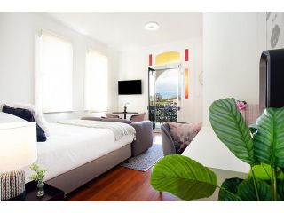 Charming Studio With Balcony in Inner-City Glebe Apartment, Sydney - 5
