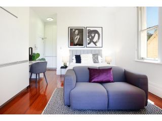Charming Studio With Balcony in Inner-City Glebe Apartment, Sydney - 1