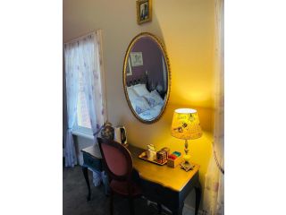 Le Chat Noir Guest house, Victoria - 3