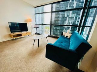 Chatswood One bedroom + Study (Parking, Gym, Pool) Apartment, Sydney - 3