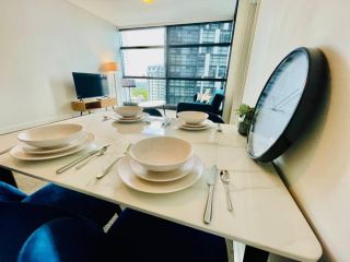 Chatswood One bedroom + Study (Parking, Gym, Pool) Apartment, Sydney - 1
