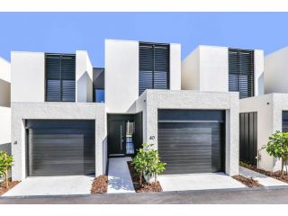 Cheerful 3 Bedroom townhouse with Parking Guest house, Gold Coast - 2