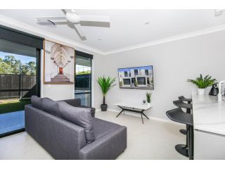 Cheerful 3 Bedroom townhouse with Parking Guest house, Gold Coast - 5