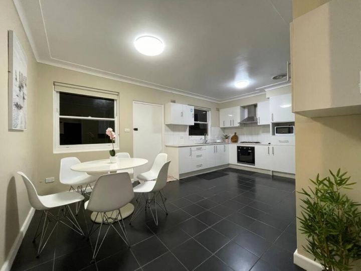 Cheerful 5-Bedrooms Bexley NorthFree Parking Guest house, Sydney - imaginea 14