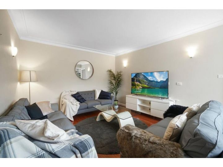 Cheerful 5-Bedrooms Bexley NorthFree Parking Guest house, Sydney - imaginea 2