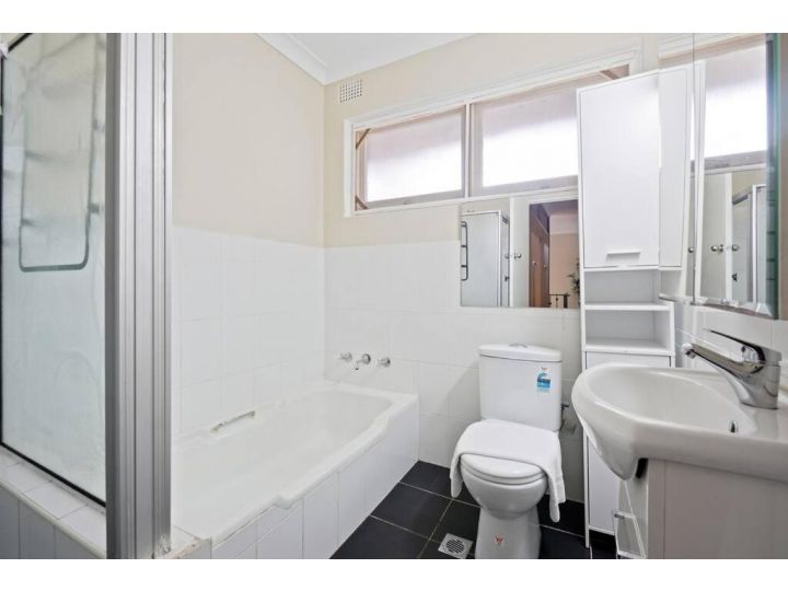 Cheerful 5-Bedrooms Bexley NorthFree Parking Guest house, Sydney - imaginea 9