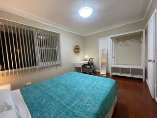 Cheerful 5-Bedrooms Bexley NorthFree Parking Guest house, Sydney - 1