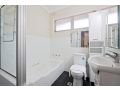 Cheerful 5-Bedrooms Bexley NorthFree Parking Guest house, Sydney - thumb 9