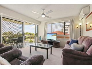 Cheltenham Apartments Unit 7 40 King Street Apartment, Caloundra - 2