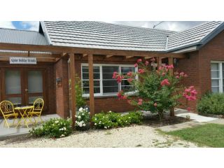 Chenery Retreat Mansfield Family and Pet Friendly by Alpine Holiday Rentals Guest house, Mansfield - 2