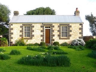 Cherry Plum Cottages Guest house, Port Fairy - 1