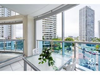 Chevron Renaissance â€“ 2 Bedroom 2 Bathroom 6 pax - Q STAY Apartment, Gold Coast - 2