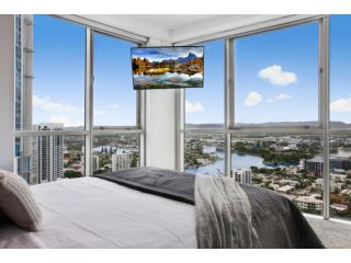Chevron Renaissance 2 Bed Apartment by Vaun Apartment, Gold Coast - 2