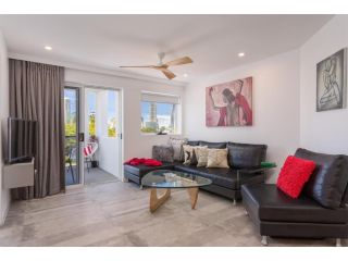 Chevron Sails Apartment, Gold Coast - 2