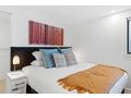 Chic 1-Bed Studio Near Cafes and Shops Apartment, Carnegie - thumb 5