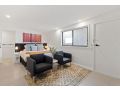 Chic 1-Bed Studio Near Cafes and Shops Apartment, Carnegie - thumb 6