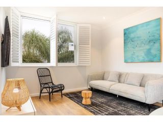 Chic apartment footsteps from Manly Beach Apartment, Sydney - 2