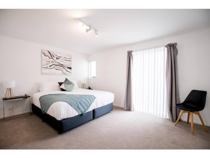 Chic Hobart Townhouse sleeps 9 - perfect location Guest house, Hobart - imaginea 8