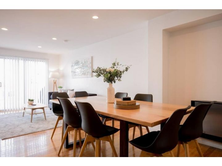 Chic Hobart Townhouse sleeps 9 - perfect location Guest house, Hobart - imaginea 3