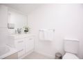 Chic Hobart Townhouse sleeps 9 - perfect location Guest house, Hobart - thumb 14