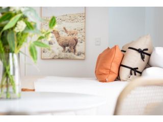 Chic Studio With Patio 20 min From CBD Apartment, Sydney - 1